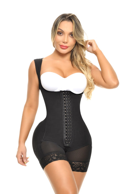 BBL Hourglass figure with a small waist and two sizes larger in the hips. 15641